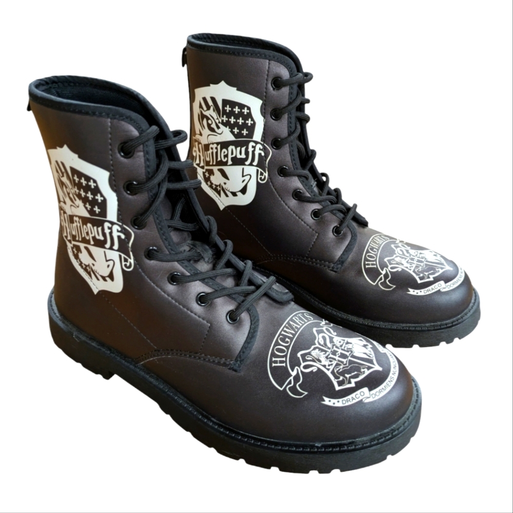 Harry Potter Hogwarts Hufflepuff Brown Vegan Leather Boots Size 10 W/7.5M - Picture 2 of 10